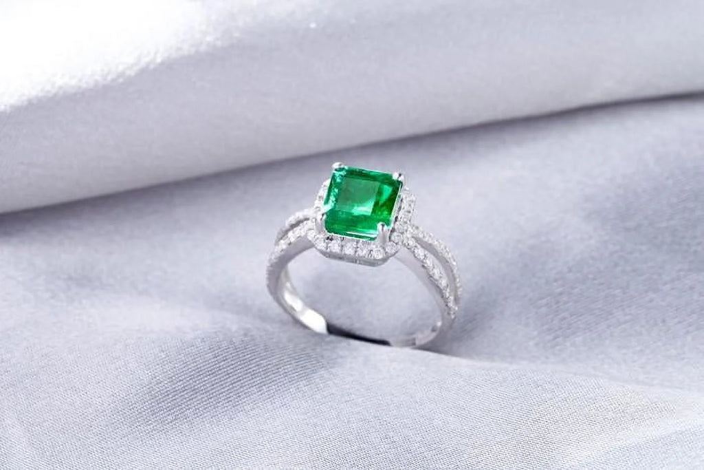 10k White Gold Princess Cut Emerald Engagement Ring F383