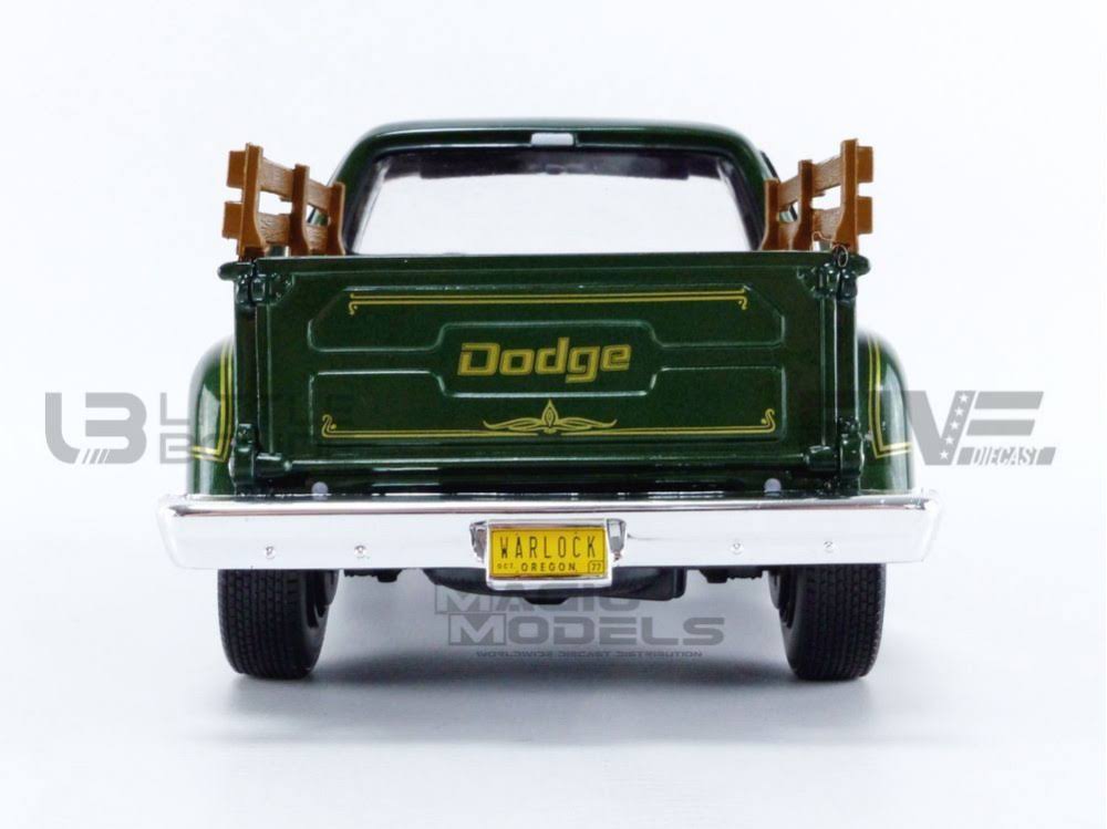 Medium Green Stepside Pickup Truck P532178