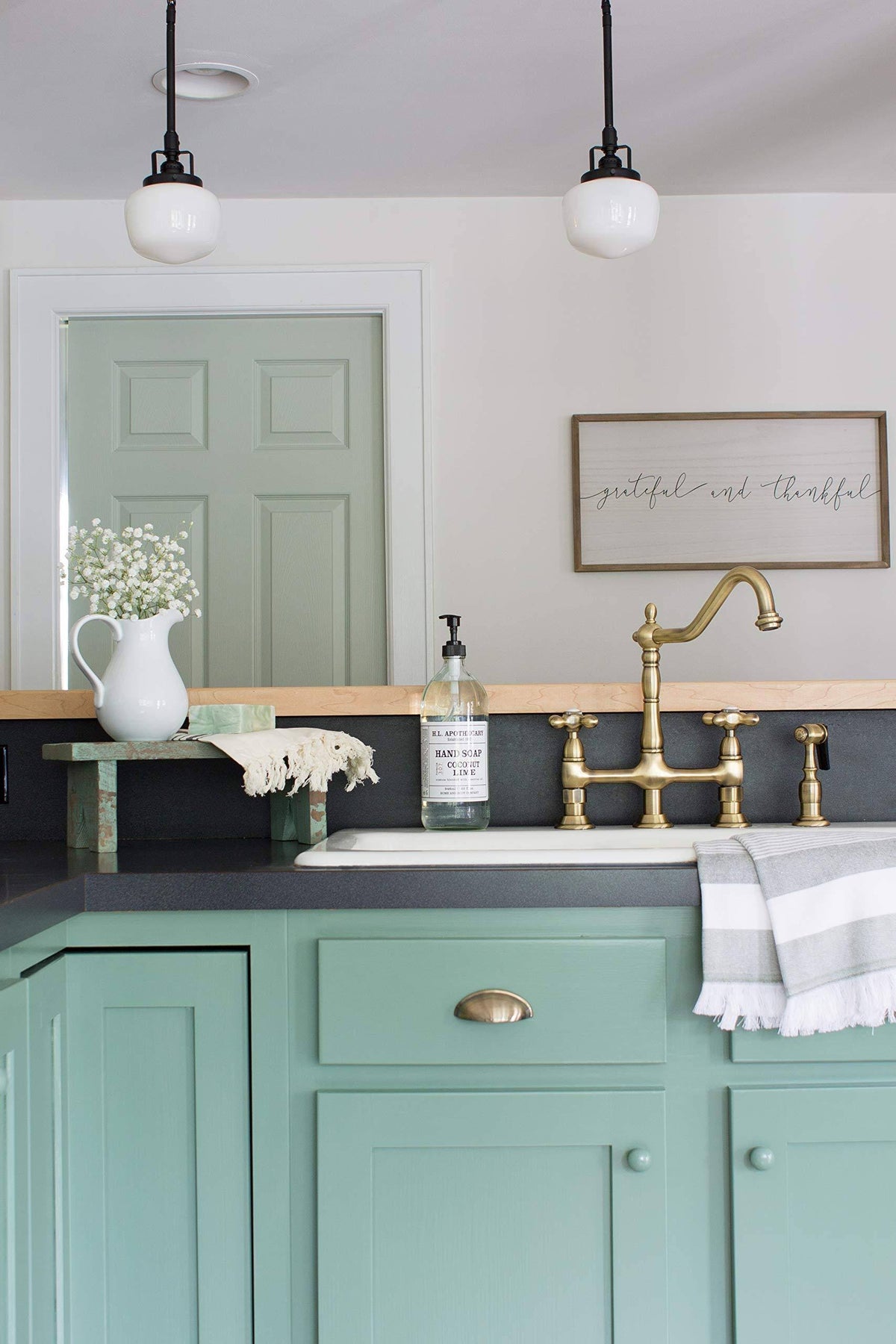 Kitchen Faucet with Brass Sprayer Q57473