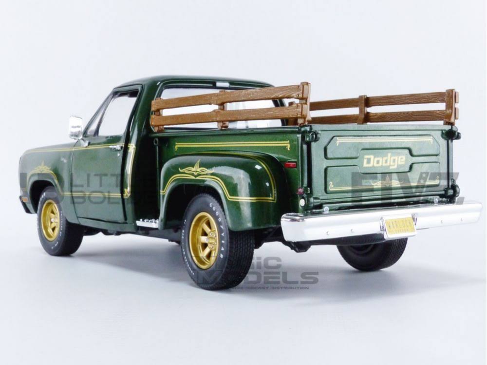 Medium Green Stepside Pickup Truck P532178