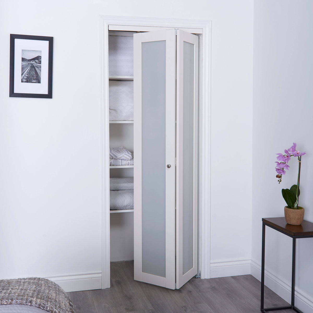 White Glass Bi-Fold Door E940