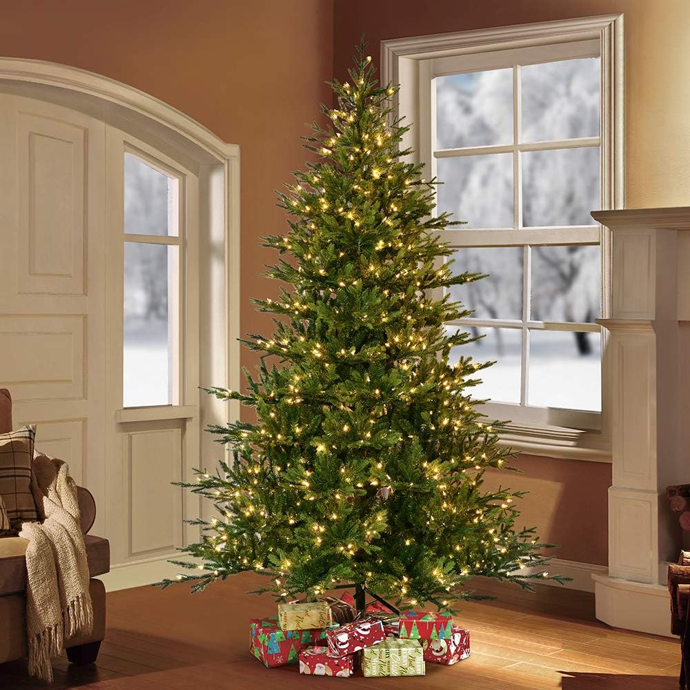 7.5 Foot Pre-Lit Balsam Fir Artificial Christmas Tree with 800 Clear Lights C412