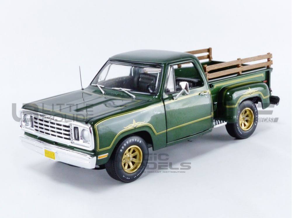 Medium Green Stepside Pickup Truck P532178