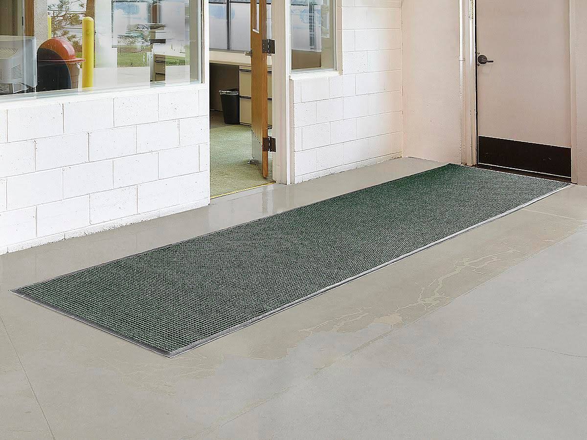 Carpeted runner, green, 4ft. x 16ft. I872