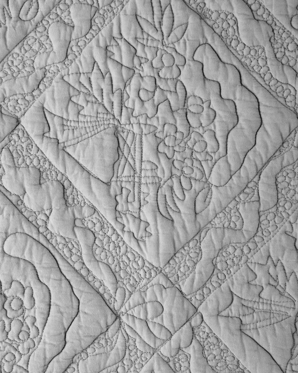 Gray Queen Quilt Z4926
