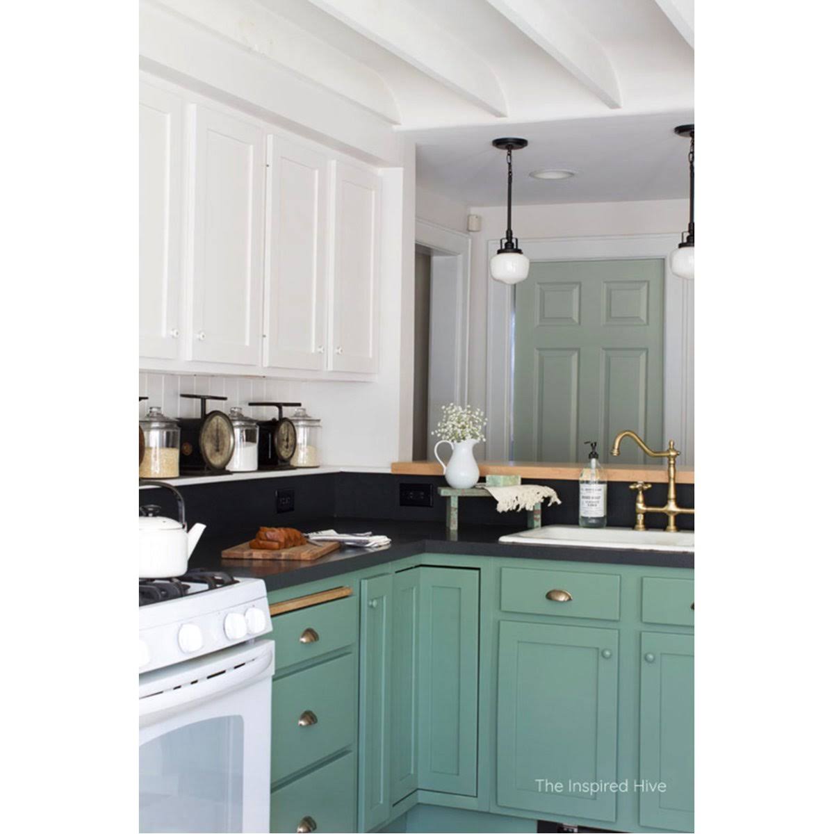 Kitchen Faucet with Brass Sprayer Q57473