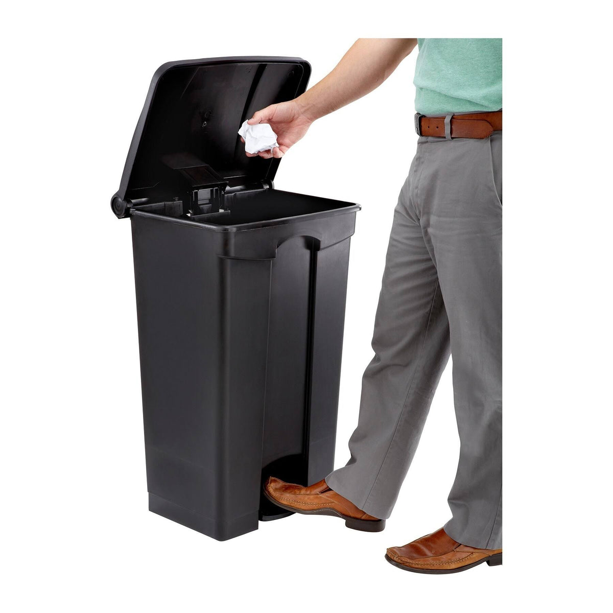 Tan Plastic Trash Can 23 Gal with Flip Lid and Foot Pedal L572